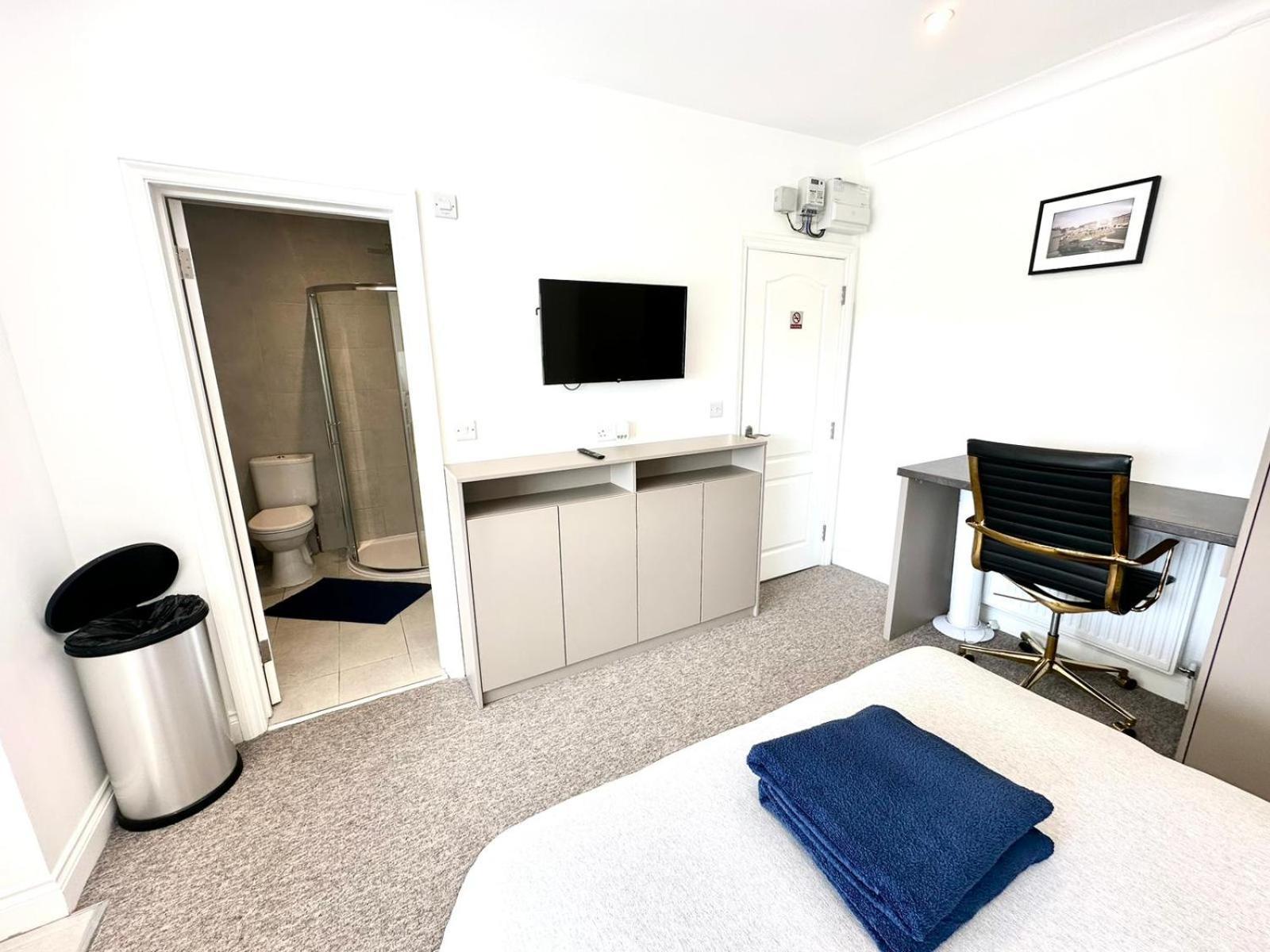 הנדון Sunny Modern, Private Apartment,15 Mins To Central London מראה חיצוני תמונה