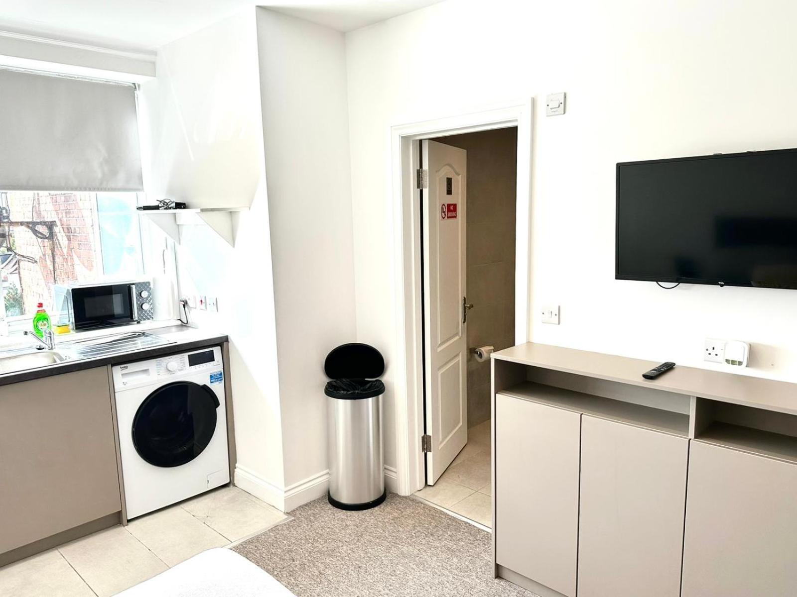 הנדון Sunny Modern, Private Apartment,15 Mins To Central London מראה חיצוני תמונה