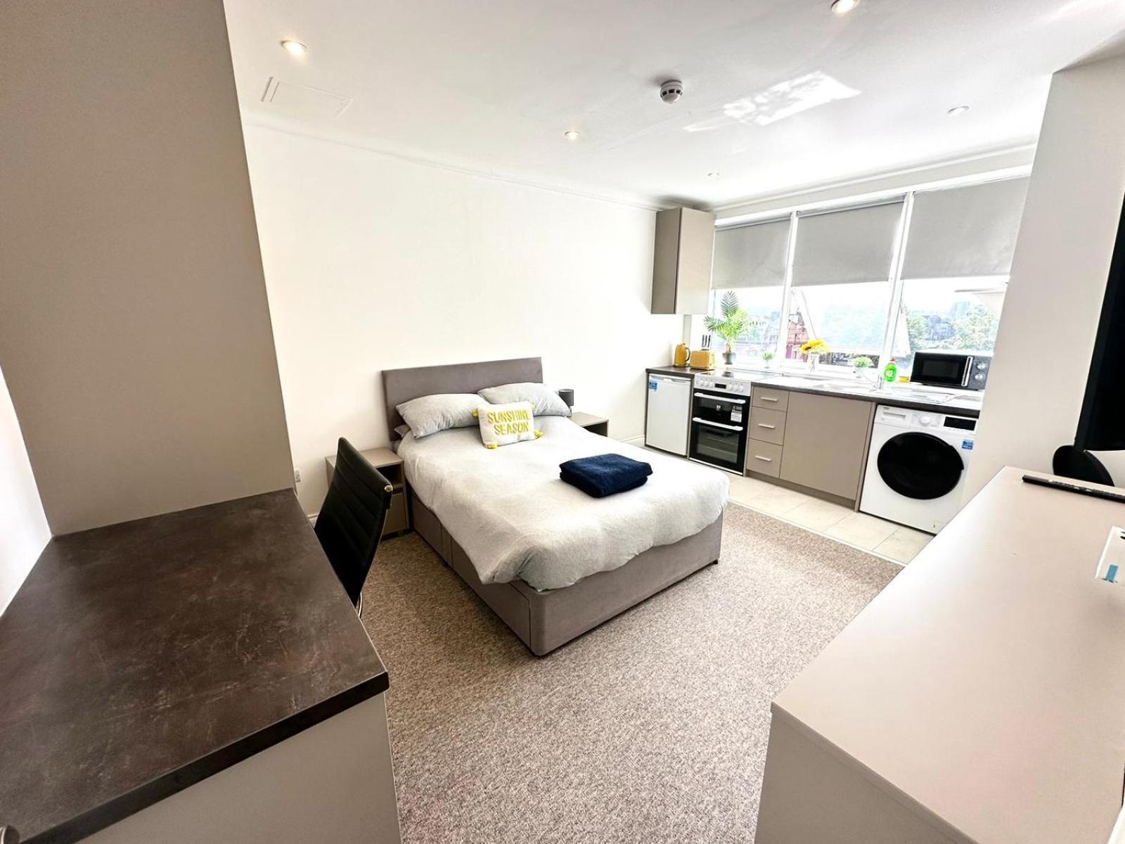 הנדון Sunny Modern, Private Apartment,15 Mins To Central London מראה חיצוני תמונה
